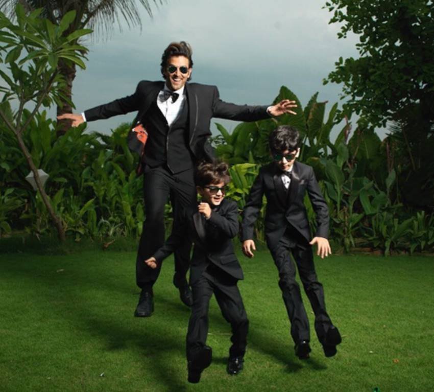 Hrithik Roshan Sons Pics, Hrithik Roshan with Hridhaan and Hrehaan, Hridhaan and Hrehaan New Pics, Hrithik Roshan Two Sons Pics, Hrithik Roshan with Sons, Hrithik Roshan family Pics, Hrithik Roshan Personal Photos, Bollywood Actor Hrithik Roshan Sons Pics, Bollywood Actor Hrithik Roshan Personal Photos, Bollywood Actor Hrithik Roshan Two Sons Pics, Bollywood Actor Hrithik Roshan with Sons, Actor Hrithik Roshan Two Sons Pics, Actor Hrithik Roshan Personal Photos, Hridhaan and Hrehaan Pics, Photo Gallery, Jansatta