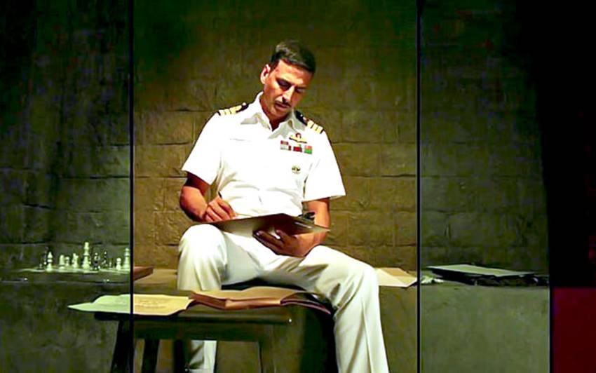 Akshay Kumar Rustom Look, Akshay Kumar Movie Stills, Akshay Kumar Film Stills, Akshay Kumar Film Pics, Akshay Kumar Movie Pics, Akshay Kumar HD Photos, Akshay Kumar Sexy Photos, Akshay Kumar Hot Pics, Photo Gallery, Jansatta