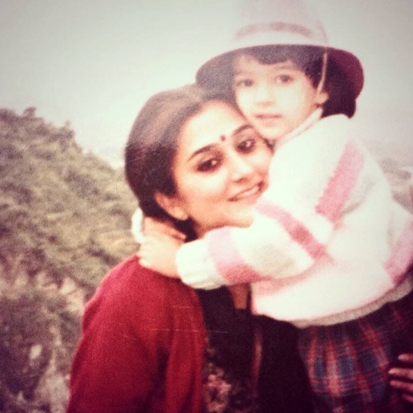 Kriti Sanon Childhood Pics, Bollywood Actress with her mother, Bollywood Actress Childhood Pics, Bollywood Celebs with her mother, Bollywood Celebs Childhood Pics, Bollywood Actress in Childhood, Actress with her mother, Actress Childhood Pics, Celebs with her mother, Bollywood Top Actress Childhood Pics, Bollywood Top Actress with her mother, Photo Gallery, Jansatta