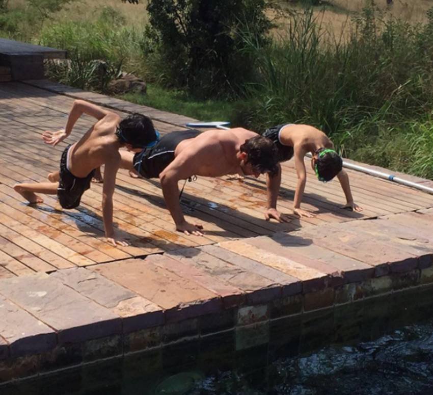 Hrithik Roshan Sons Pics, Hrithik Roshan with Hridhaan and Hrehaan, Hridhaan and Hrehaan New Pics, Hrithik Roshan Two Sons Pics, Hrithik Roshan with Sons, Hrithik Roshan family Pics, Hrithik Roshan Personal Photos, Bollywood Actor Hrithik Roshan Sons Pics, Bollywood Actor Hrithik Roshan Personal Photos, Bollywood Actor Hrithik Roshan Two Sons Pics, Bollywood Actor Hrithik Roshan with Sons, Actor Hrithik Roshan Two Sons Pics, Actor Hrithik Roshan Personal Photos, Hridhaan and Hrehaan Pics, Photo Gallery, Jansatta