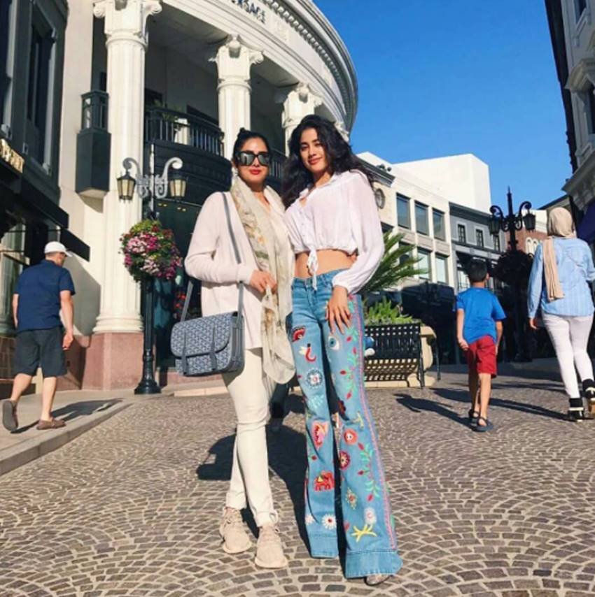 Jhanvi Kapoor Pics, Jhanvi Kapoor New Pics, Jhanvi Pics, Jhanvi Kapoor Family Pics, Jhanvi Kapoor Hot Pics, Jhanvi Kapoor Sexy Pics, Jhanvi Kapoor HD Pics, Jhanvi Kapoor Holiday Pics, Sridevi daughter Jhanvi Kapoor Pics, Sridevi daughter Jhanvi Kapoor New Pics, Sridevi daughter Jhanvi Kapoor hot Pics, Sridevi daughter Jhanvi Kapoor Bollywood Debut, Jhanvi Kapoor Bollywood Debut, Photo Gallery,Jansatta