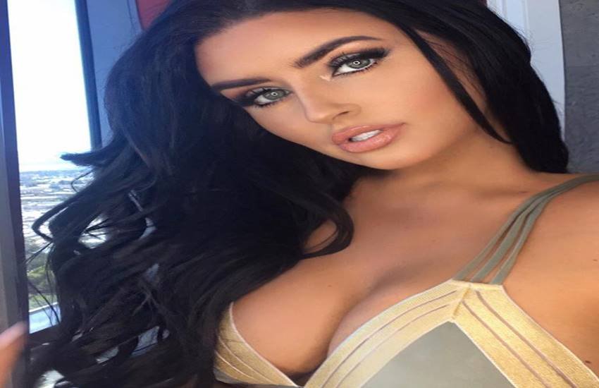 एबिगेल रिचफोर्ड इस वक्त इंस्टाग्राम की दुनिया की उन चंद मशहूर ग्लैमरस स्टार्स में शामिल हैं जिनकी अदाओं के लोग दीवाने हैं।