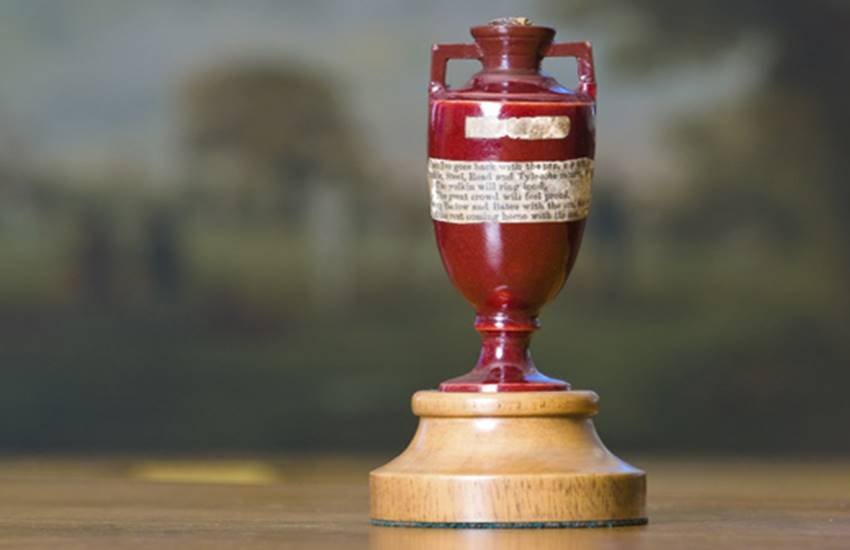 इंग्लैंड और ऑस्ट्रेलिया के बीच होने वाली टेस्ट सीरीज का नाम क्यों रखा गया था ‘एशेज’ इंग्लैंड और ऑस्ट्रेलिया के बीच होने वाली टेस्ट सीरीज का नाम क्यों रखा गया था ‘एशेज’