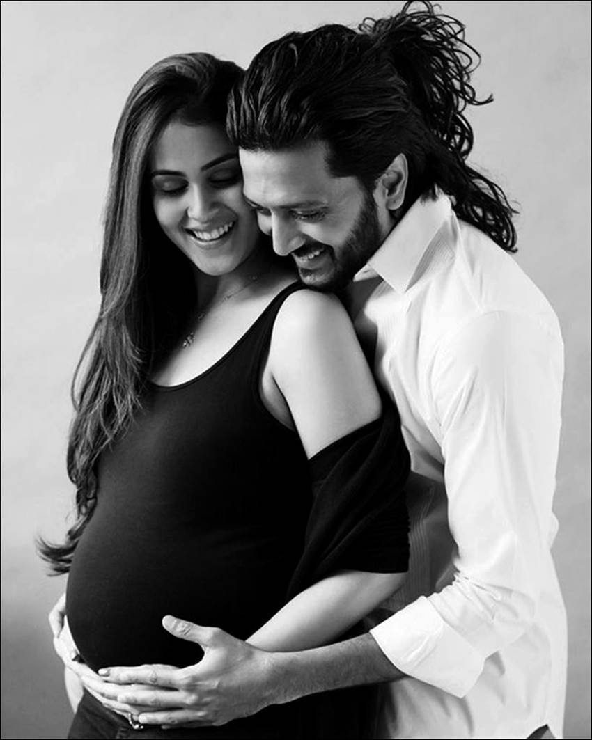 Genelia Dsouza Baby Bump Pic, Actress Baby Bump Look, Actress Baby Bump Pic, Bollywood Actress Baby Bump Look, Bollywood Actress Baby Bump Pic, Bollywood Actress Pregnancy Look, Bollywood Actress Pregnancy Pic, Actress Pregnancy Pic, Photo Gallery, Jansatta