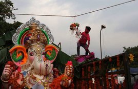 Ganesh Chaturthi, Ganesh Chaturthi 2017, Ganesh Chaturthi 2017 date, Ganesh Chaturthi date 2017, Ganesh Chaturthi date in india, vinayaka chaturthi 2017, vinayaka chaturthi 2017 date