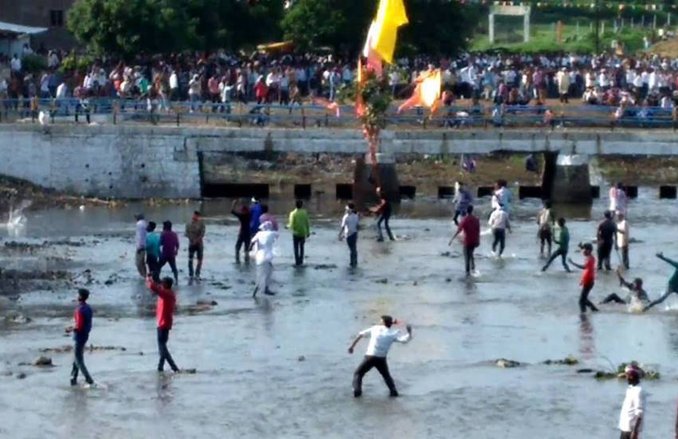 मध्य प्रदेश: पत्थरबाजी की रस्म निभाने में 259 लोग घायल, धारा 144 के बावजूद चले पत्थर