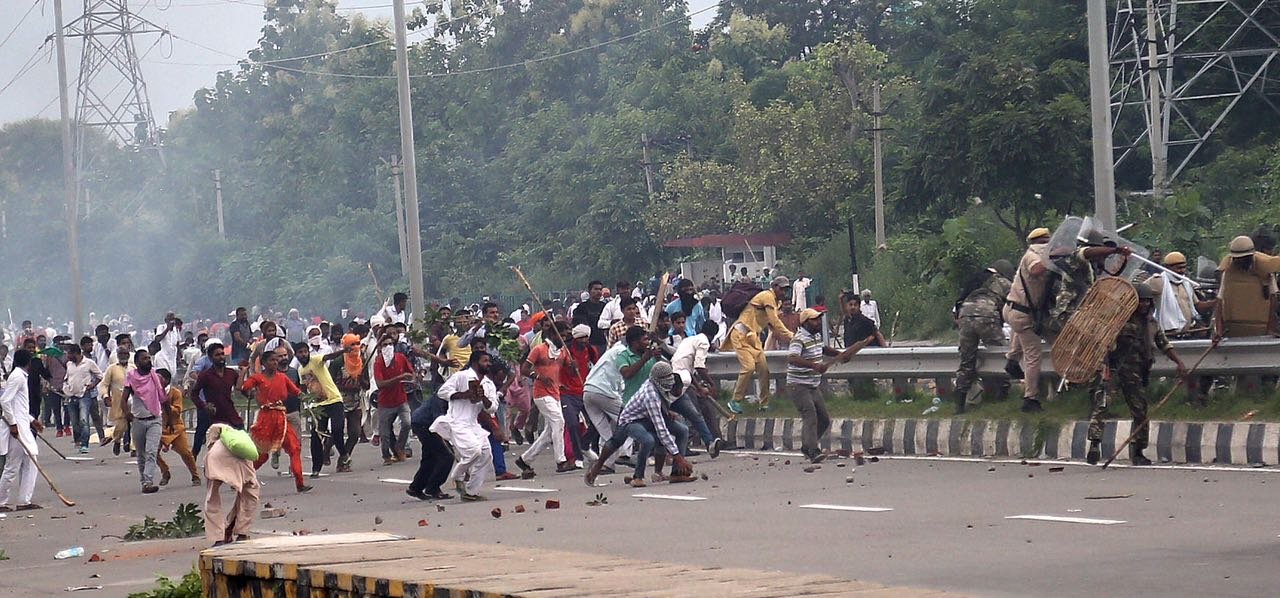 gurmeet ram rahim singh, dera sacha sauda, haryana, gurmeet ram rahim rape verdict, panchkula, panchkula violence, dera protest, dera sacha sauda protests, haryana violence, dera followers, cbi court, delhi high alert, punjab police, haryana police, amarinder singh, manohar lal khattar