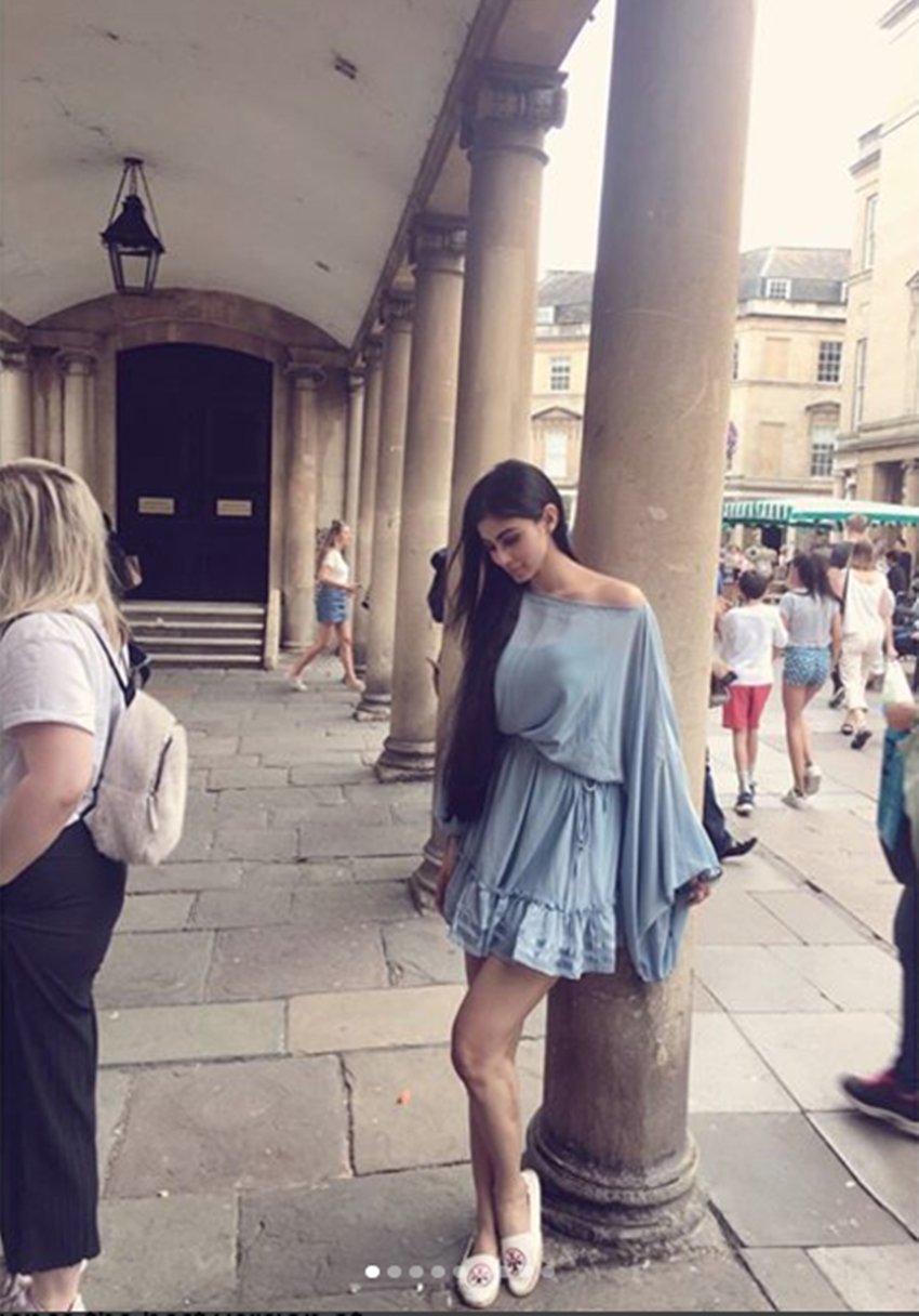 Naagin in Landon, Naagin Holiday Vacation, Mouni Roy Vacation, Mouni Roy Celebration, Mouni Roy Landon, Mouni Roy HD Photos, Mouni Roy Viral Photos, Mouni Roy Unknown FActs