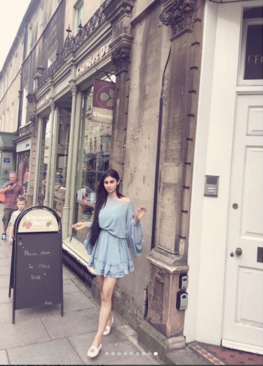 Naagin in Landon, Naagin Holiday Vacation, Mouni Roy Vacation, Mouni Roy Celebration, Mouni Roy Landon, Mouni Roy HD Photos, Mouni Roy Viral Photos, Mouni Roy Unknown FActs