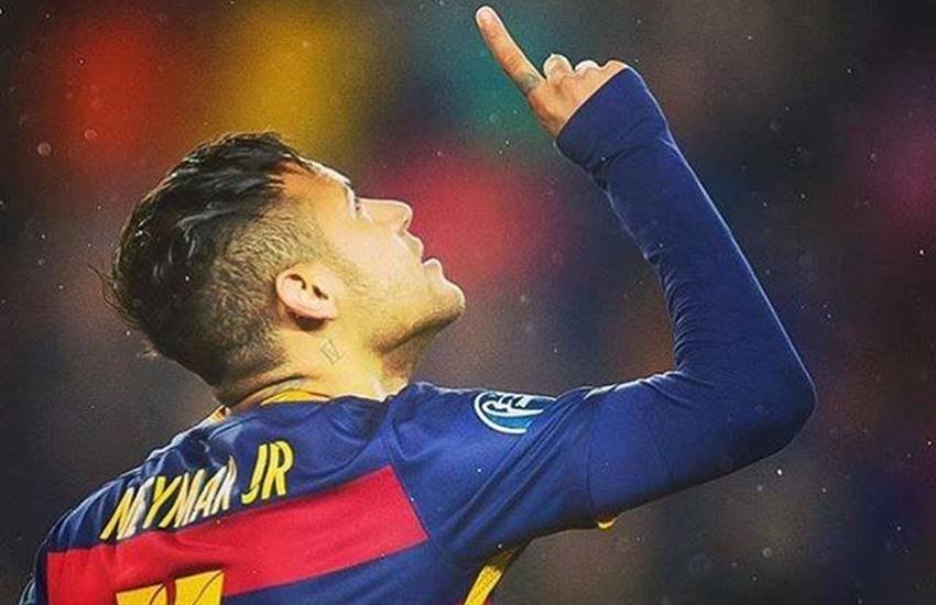 ‘TIME’ पर छाने वाला यह है इकलौता ब्राजील का फुटबॉलर, 19 साल की उम्र में बन गया था पिता ‘TIME’ पर छाने वाला यह है इकलौता ब्राजील का फुटबॉलर, 19 साल की उम्र में बन गया था पिता