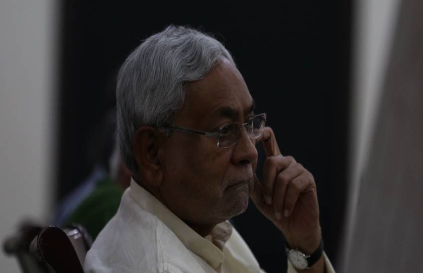 Chief minister nitish kumar, nitish kumar, Mulayam Singh Yadav, lalu yadav, मुलायम सिंह यादव का खुलासा, नीतीश रोये, mahagathbandhan, Bihar election 2015, Rjd, jdu, Congress, BJP, Bihar news, Patna news, Political news, hindi news, Jansatta