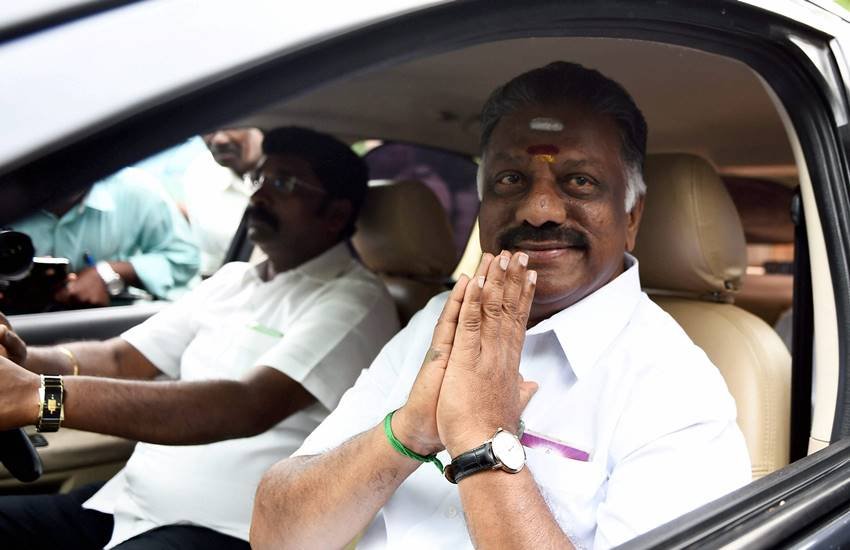 AIADMK Merger News: तमिलनाडु के पूर्व मुख्यमंत्री ओ. पन्नीरसेल्वम। (Photo: PTI) AIADMK Merger News: तमिलनाडु के पूर्व मुख्यमंत्री ओ. पन्नीरसेल्वम। (Photo: PTI)
