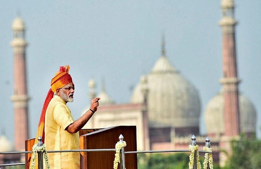 स्वतंत्रता दिवस पर भाषण देते हुए देश के प्रधानमंत्री नरेंद्र मोदी। (Source: PTI)