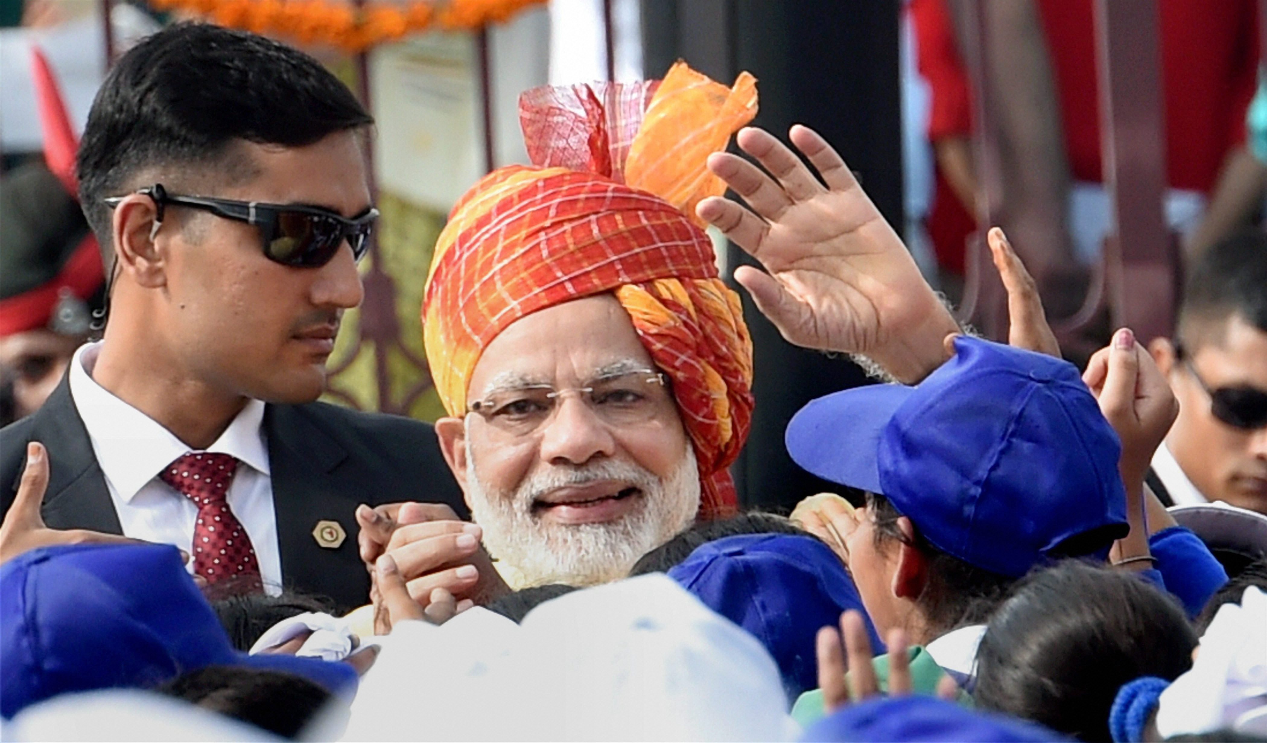 arendra Modi, Independence Day, Modi Independence Day speech, Narendra Modi children love, Chacha nehru, Jawaharlal Nehru, childrens day, school children red fort