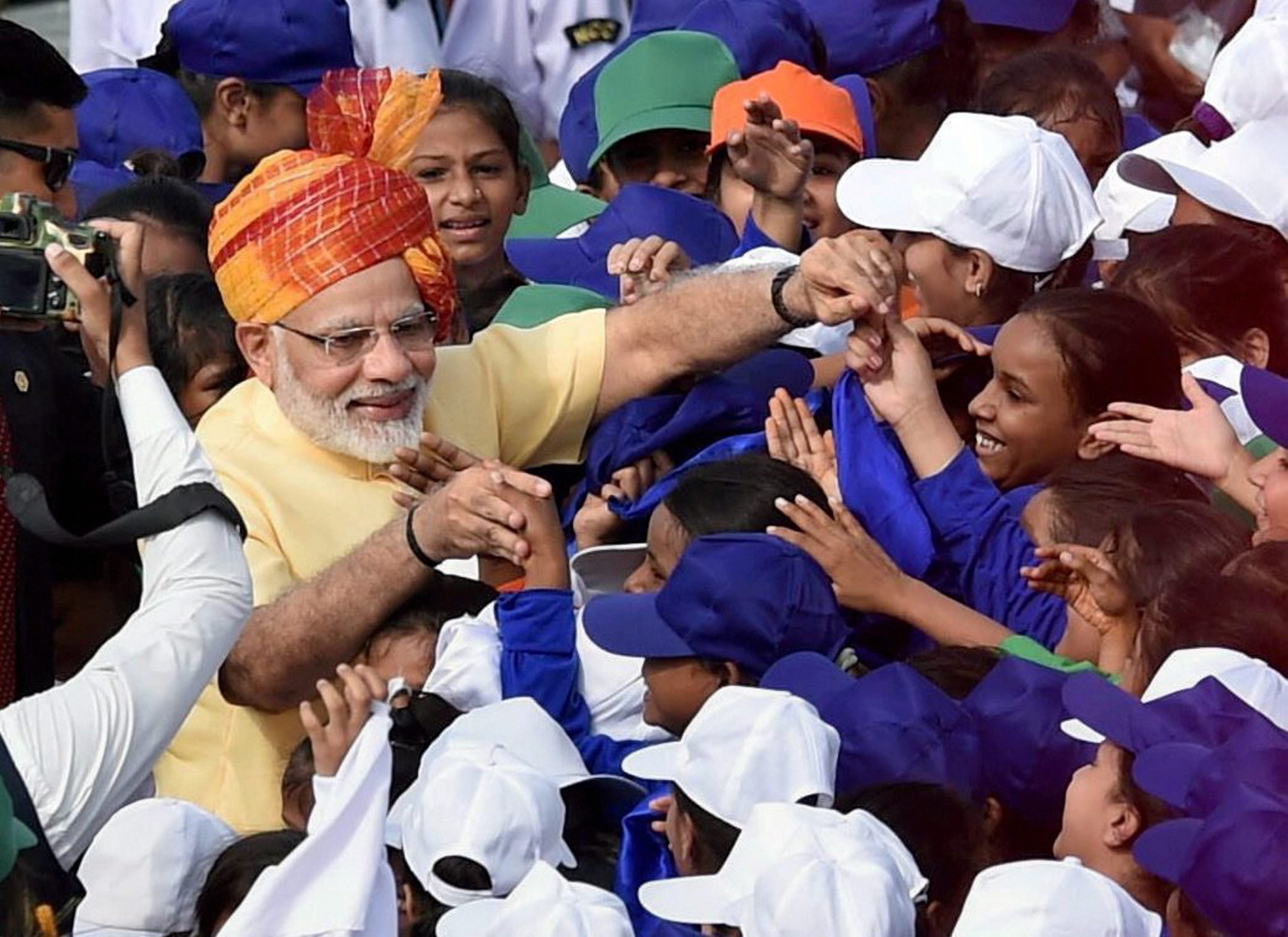 arendra Modi, Independence Day, Modi Independence Day speech, Narendra Modi children love, Chacha nehru, Jawaharlal Nehru, childrens day, school children red fort