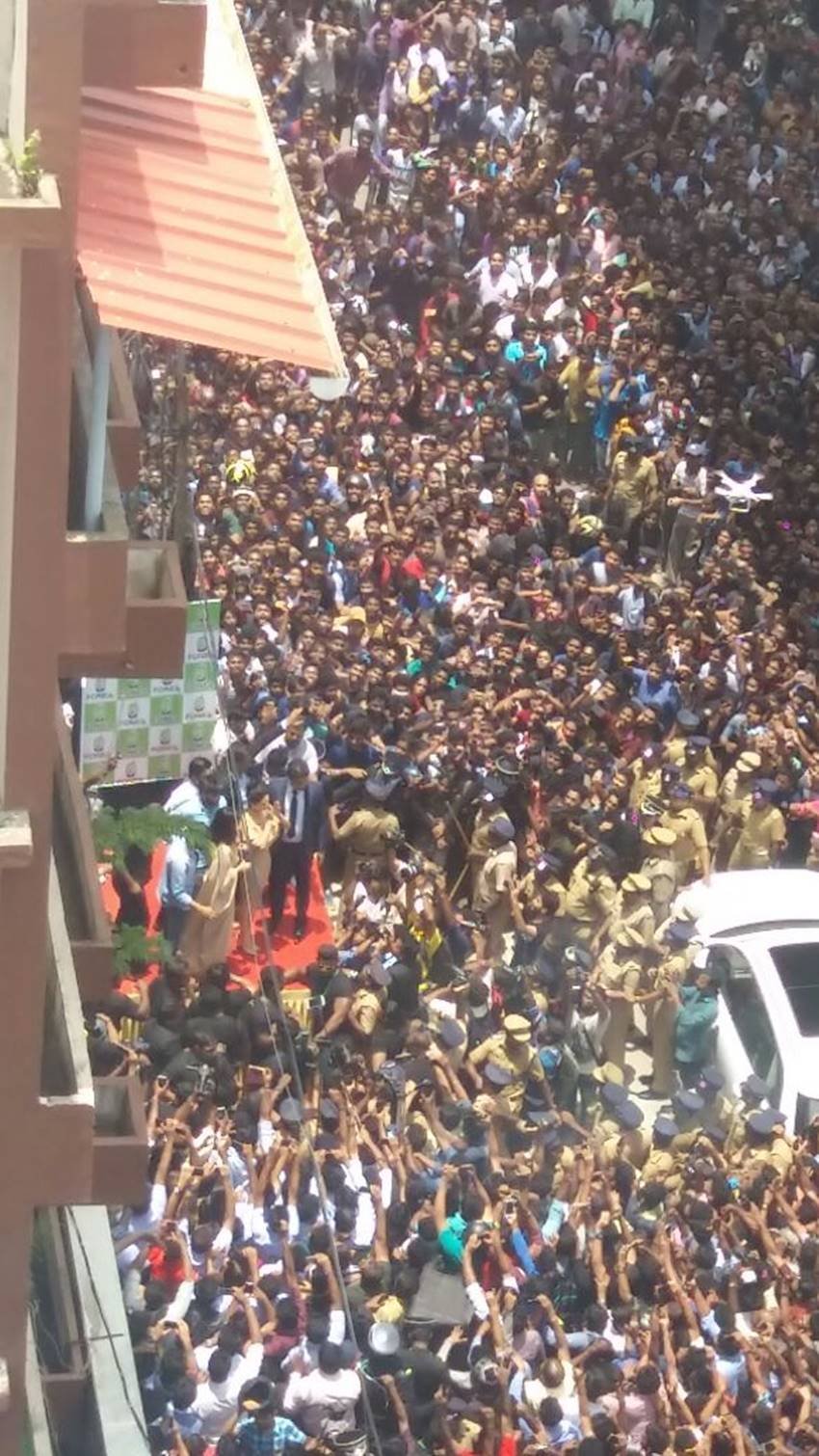 Sunny Leone, Sunny Leone Photos, Sunny Leone In Kochi, Sunny Leone Fone4, Sunny Leone In Kerala, Sunny Leone Hot Photos, Sunny Leone Images, Sunny Leone latest photo