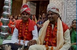 इस खास वजह से इन दो मर्दों ने आपस में कर ली शादी, बारातियों ने भी जमकर किया डांस