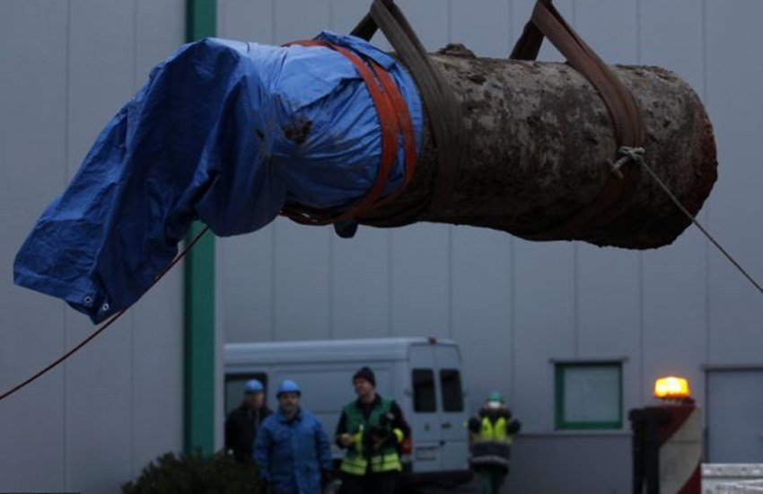 शहर को रविवार को सुरक्षित खाली कराए जाने के बाद बम निष्क्रिय किया जाएगा। फिलहाल कोई खतरा नहीं है और इलाके को पुलिस ने घेर रखा है। (Photo: reuters)