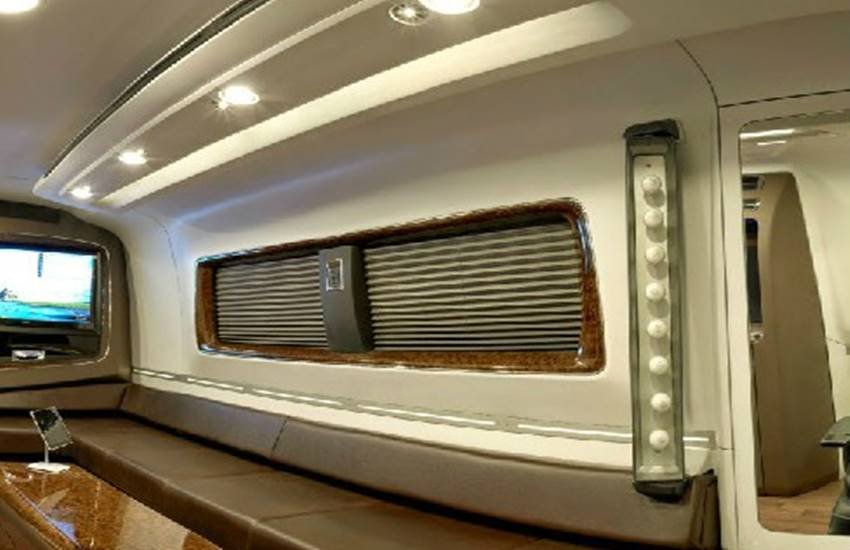 ajay devgn, ajay devgan vanity van, ajay devgan vanity van pics, ajay devgn vanity van price, ajay devgn vanity van luxury, design of ajay devgn vanity van, ajay devgn vanity van images, gym in vanity van