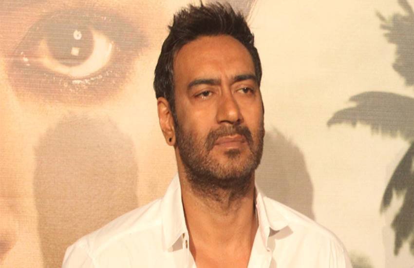 ajay devgn, ajay devgan vanity van, ajay devgan vanity van pics, ajay devgn vanity van price, ajay devgn vanity van luxury, design of ajay devgn vanity van, ajay devgn vanity van images, gym in vanity van