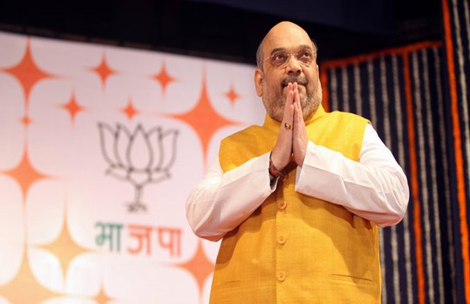 स्मृति ईरानी ने संस्कृत में ली शपथ, छुए वेंकैया के पैर, पहली बार राज्य सभा पहुंचे अमित शाह