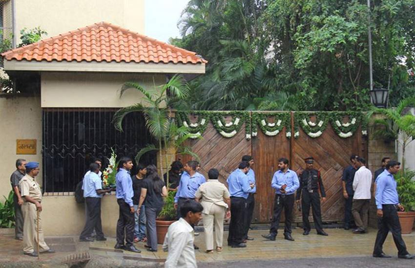 amitabh bachchan, amitabh bachchan home, amitabh bachchan home photos, amitabh bachchan home mumbai, amitabh bachchan home interior, inside photos of jalsa, jalsa photos, amitabh bachchan jalsa photos, photos of jalsa