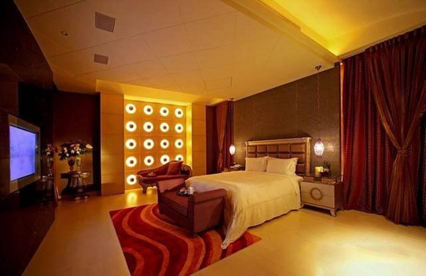 amitabh bachchan, amitabh bachchan home, amitabh bachchan home photos, amitabh bachchan home mumbai, amitabh bachchan home interior, inside photos of jalsa, jalsa photos, amitabh bachchan jalsa photos, photos of jalsa