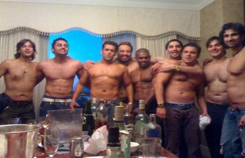 drunk bollywood stars in parties, drunk bollywood actress, drunk bollywood actress in parties, dirty bollywood party, inside pics of bollywood parties, drunk bollywood stars, bollywood parties party