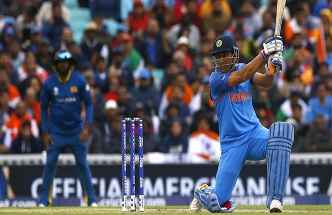 Ind vs Sl: किस्मत ने दिया धोनी का साथ, देखिए कैसे विकेट पर बॉल लगने पर भी नहीं हुए आउट