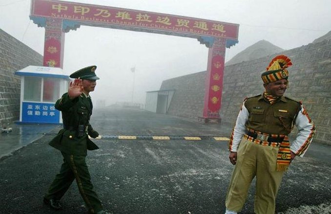 सेना हटी, चीन ने दिया उकसाने वाला बयान- डोकलाम विवाद से सीख ले भारत