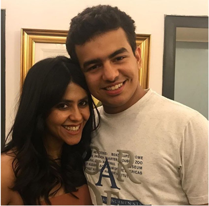 zoish irani, smriti irani Family, smriti irani Children, smriti irani Family Photos, smriti irani Son, smriti irani Daughter, smriti irani Husband, smriti irani Family Photos