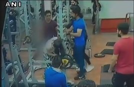 Girl beaten in Indore gym, Indore gym, Man punches woman, man kicks woman, MadhyaPradesh, girl assault, girl molestation, Indore news, Madhya pradesh news, Hindi news, jansatta