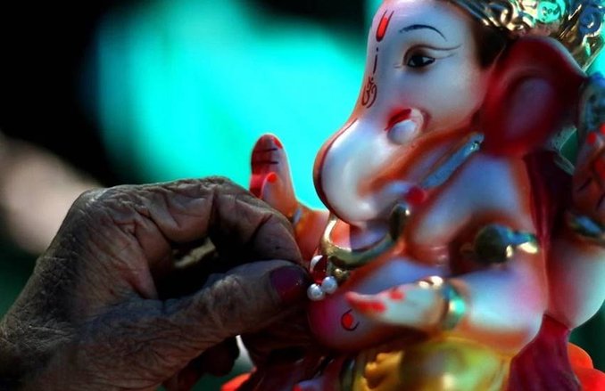 Ganesh Chaturthi 2017: ये भजन और गीत सुनकर भी कर सकते हैं विनायक की उपासना