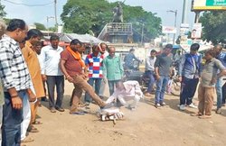 डॉक्‍टर का दावा: पुजारी ने ल‍िखा- आप बहुत सुंदर हो, आई लव यू, न्‍यूड फोटो भी मांगी, चैट वायरल