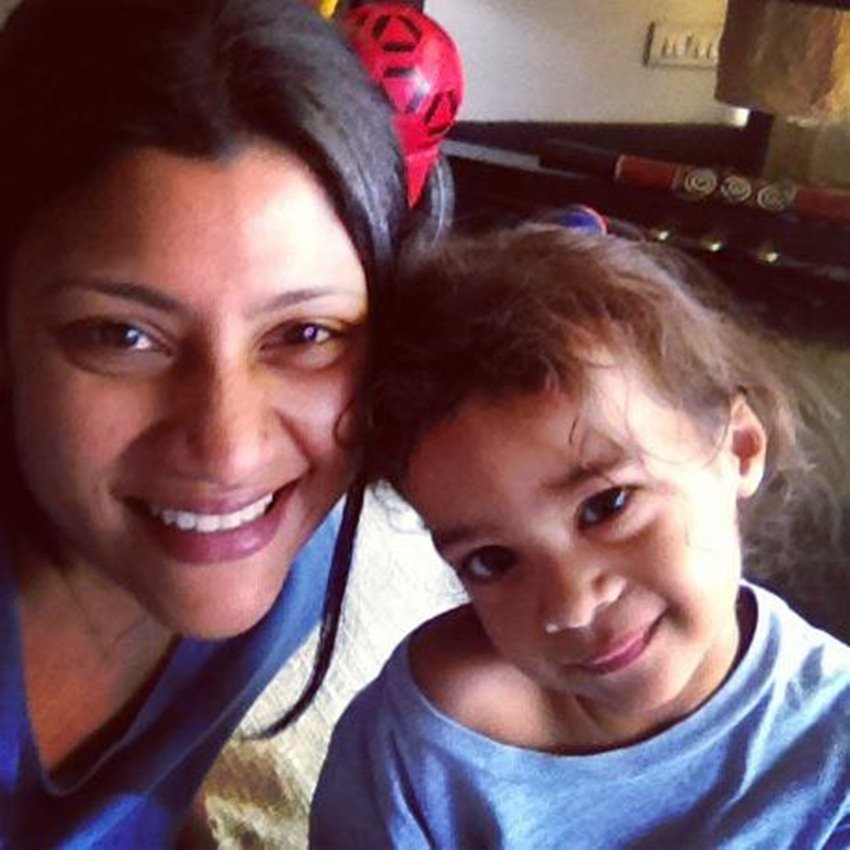 konkona sen with her kid, sussanne khan with her kid, Amrita Singh, Sushmina sen, Sussanne Khan, sarika, Mahira Khan, . Karishma Kapoor, kanika kapoor