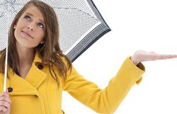 मानसून के उमस भरे मौसम में ऐसे करें मेकअप