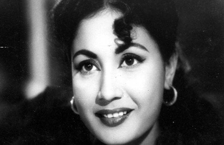 Bollywood Celebrities, Bollywood Celebrities alcohol, bollywood alcohol drinkers, alcoholic actors and actresses, bollywood actors who drink too much, bollywood actors who drink and smoke, bollywood stars lost career, sanjay dutt story, manisha koirala, meena kumari story