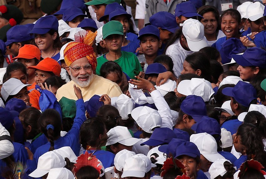 arendra Modi, Independence Day, Modi Independence Day speech, Narendra Modi children love, Chacha nehru, Jawaharlal Nehru, childrens day, school children red fort