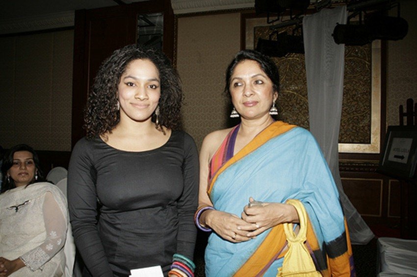 konkona sen with her kid, sussanne khan with her kid, Amrita Singh, Sushmina sen, Sussanne Khan, sarika, Mahira Khan, . Karishma Kapoor, kanika kapoor