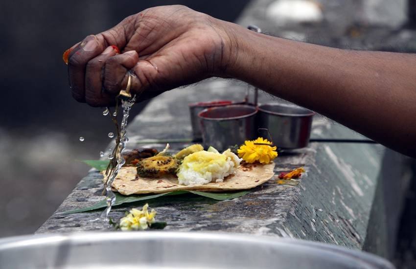 Pitru Paksha, Pitru Paksha 2017, Shradh 2017, Shradh, Shradh 2017 Start date, Pitru Paksha Date, Pitru Paksha 2017 Start date, Pitru Paksha start Date, Pitru Paksha Puja, Pitru Paksha Vidhi, Shradh Start date, Shradh date, Shradh Puja Vidhi, Shradh Vidhi in Hindi, Shradh Puja Vidhi in Hindi, Pitru Paksha Puja Vidhi in Hindi, Pitru Paksha Vidhi in Hindi, Pitru Paksha Puja Procedure, Shradh News in Hindi, Latest updates News, Religion News in Hindi