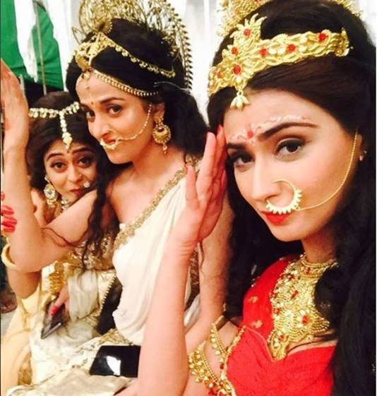 Pooja sharma, pooja sharma real life, pooja sharma style, pooja sharma looks, pooja sharma actress, actress pooja sharma, pooja sharma real life photos, stylish pooja sharma photos, colours channel pooja sharma, mahakali actress pooja sharma