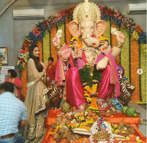 Poonam Pandey in traditional look, Ganesh Pooja, Ganesh Utsav, Ganesh Festival, Poonam Pandey Hot Photos
