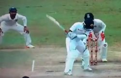 ग्लेन मैक्सवेल बनने के चक्कर में ऐसे आउट हुए पुष्पकुमार, ट्विटर पर लोगों ने लिए मजे