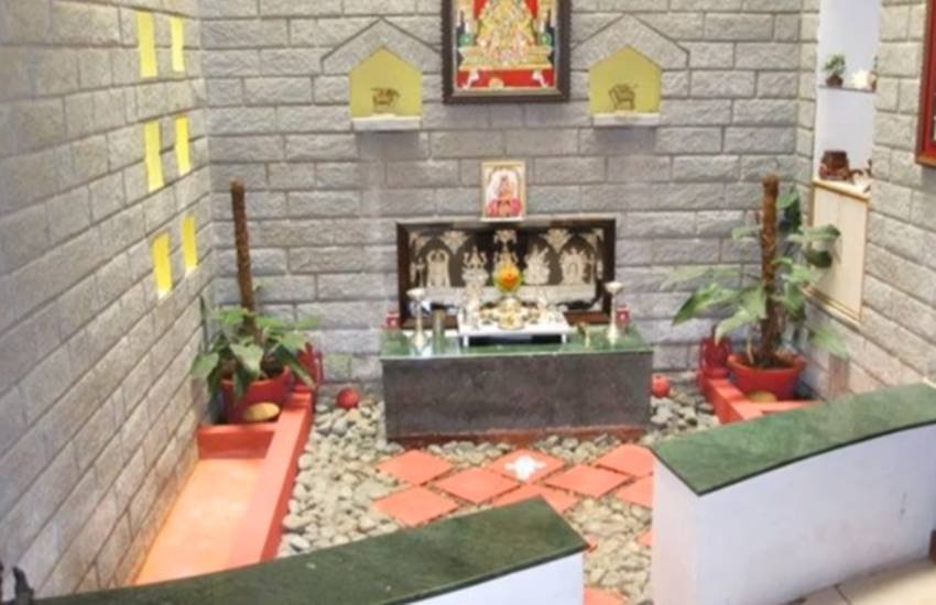 rajpal yadav home, rajpal yadav home address, rajpal yadav home, rajpal yadav home photos, rajpal yadav home inside photos, Rajpal Yadav House Inside, rajpal yadav car, rajpal yadav lifestyle