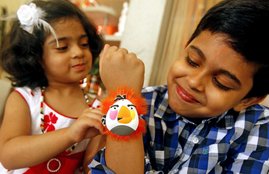 Raksha Bandhan, Raksha Bandhan 2017, Raksha Bandhan Puja Vidhi, Raksha Bandhan 2017 Puja Vidhi, रक्षाबंधन पूजा विधि, रक्षाबंधन, Raksha Bandhan Puja