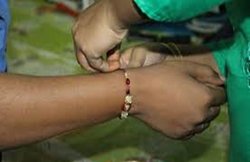 रक्षाबंधन पर बहन को ये गिफ्ट्स दे सकते हैं भाई, हमेशा याद रहेगा इस बार का त्योहार