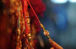 Happy Raksha Bandhan: बहन और भाई के इस त्योहार पर देखिए ये हर्ट टचिंग ग्रिटिंग्स और Images