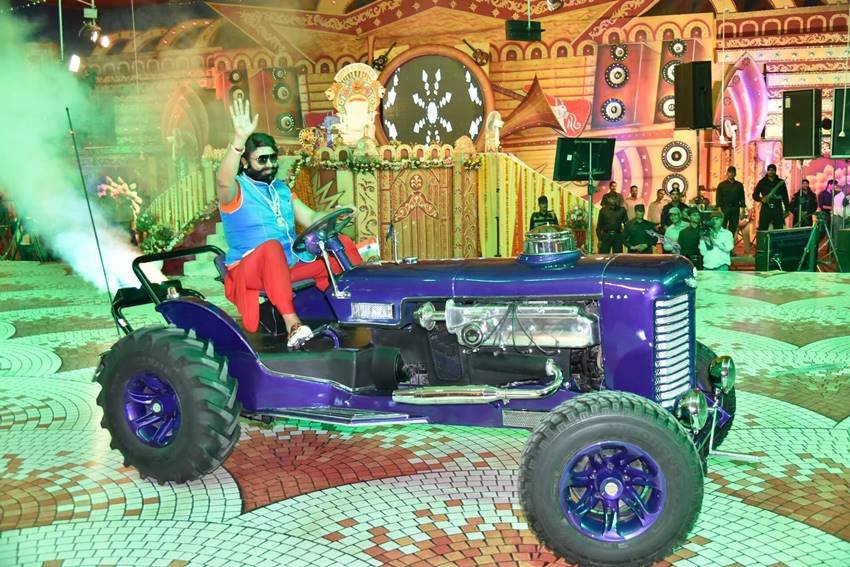 dera sacha sauda, ram rahim, ram rahim singh, ram rahim case, baba ram rahim singh, बाबा राम रहीम सिंह, बाबा राम रहीम, राम रहीम सिंह, ram rahim singh saja, gurmeet ram rahim singh saja, ram rahim singh faisla, ram rahim verdict,gurmeet ram rahim singh, dera sacha sauda news, dera sacha sauda case, राम रहीम, डेरा सच्चा सौदा, Gurmeet Ram Rahim Singh, dera sacha sauda news in hindi, ram rahim dera sacha sauda, ram rahim case news, dera sacha sauda case faisla, dera sacha sauda faisla, dera sacha sauda verdict, Gurmeet Ram Rahim Singh news, news updates, fancy cars of ram rahim, fancy dresses of Ram Rahim, ram rahim fancy, cars of ram rahim, modified cars of ram rahim, MSG, MSG movies, jansatta