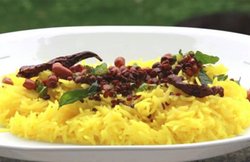 चावल खाने से नहीं बढ़ता है मोटापा, वजन कम करने के लिए पिएं उबले चावल का पानी