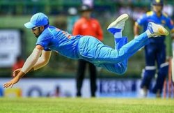 VIDEO: ‘हिटमैन’ रोहित शर्मा ने तीसरे वनडे में लपका शानदार कैच और छू लिया यह मुकाम